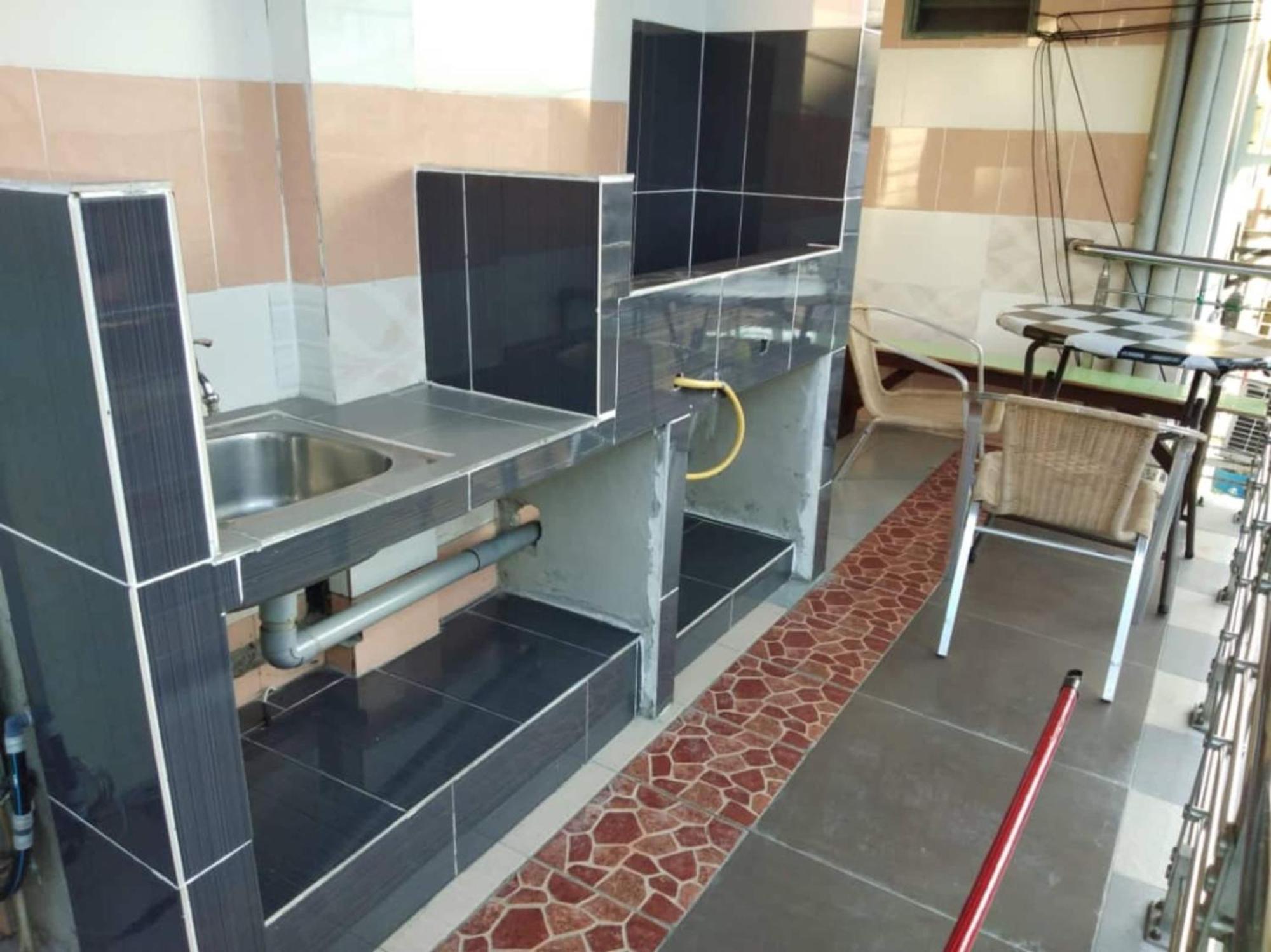 Oyo 90972 Jj Homestay Miri Eksteriør bilde