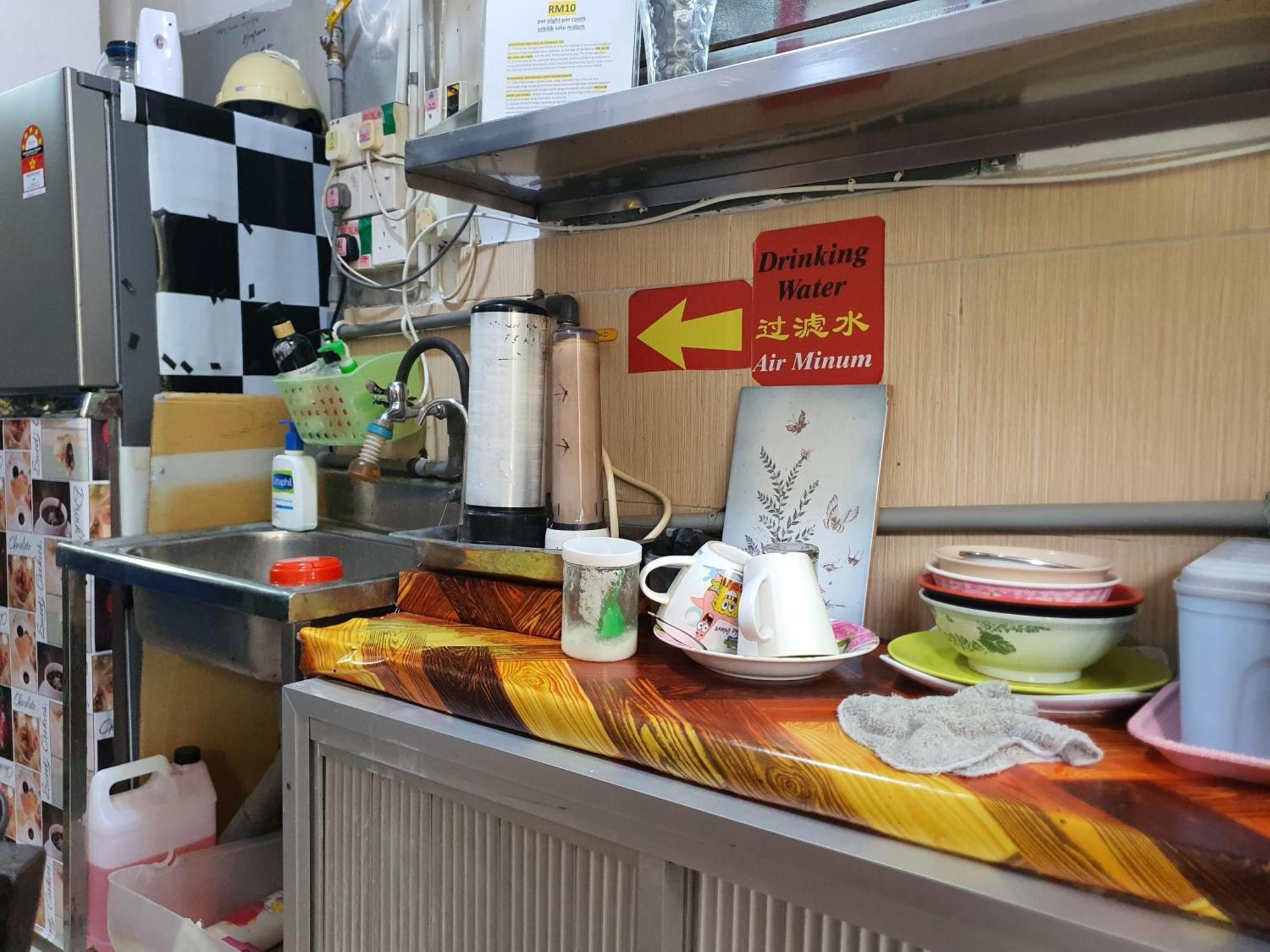 Oyo 90972 Jj Homestay Miri Eksteriør bilde