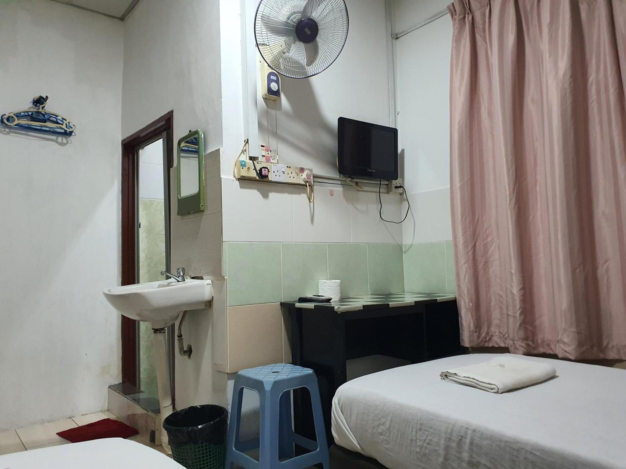 Oyo 90972 Jj Homestay Miri Eksteriør bilde