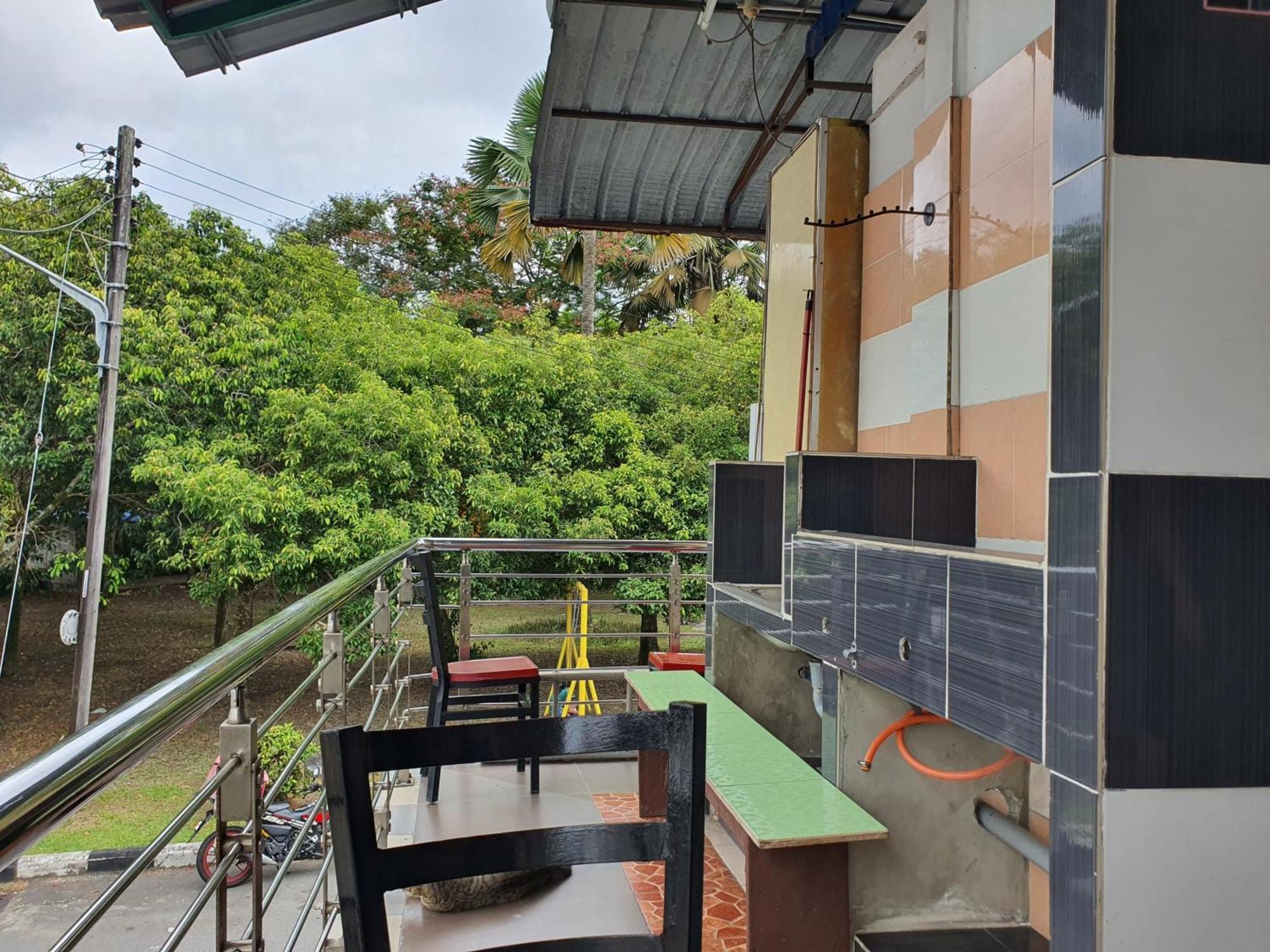 Oyo 90972 Jj Homestay Miri Eksteriør bilde