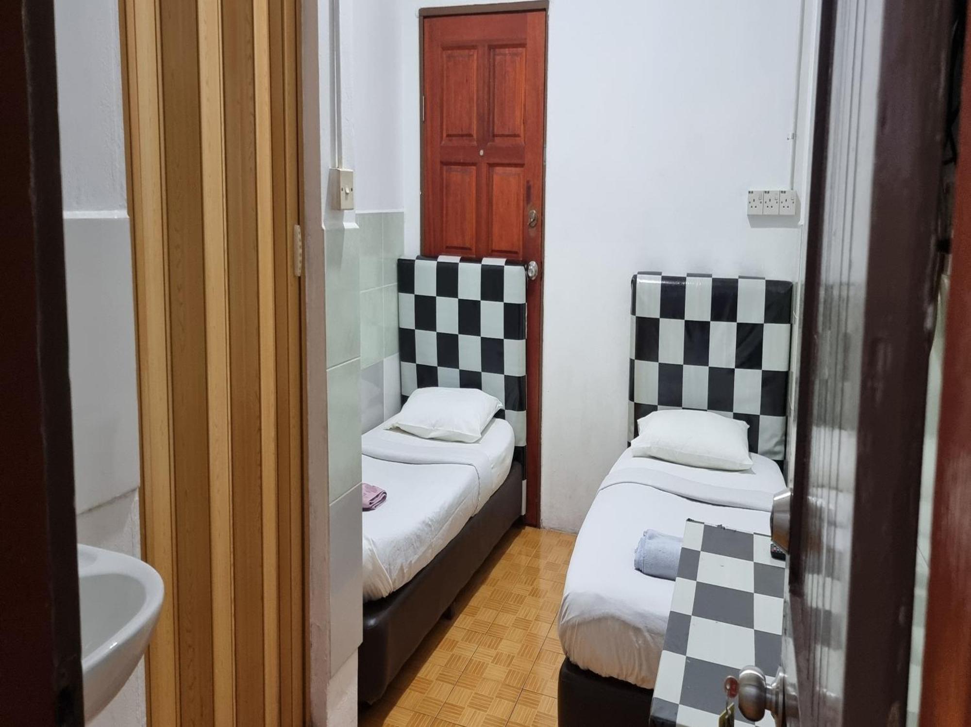 Oyo 90972 Jj Homestay Miri Eksteriør bilde